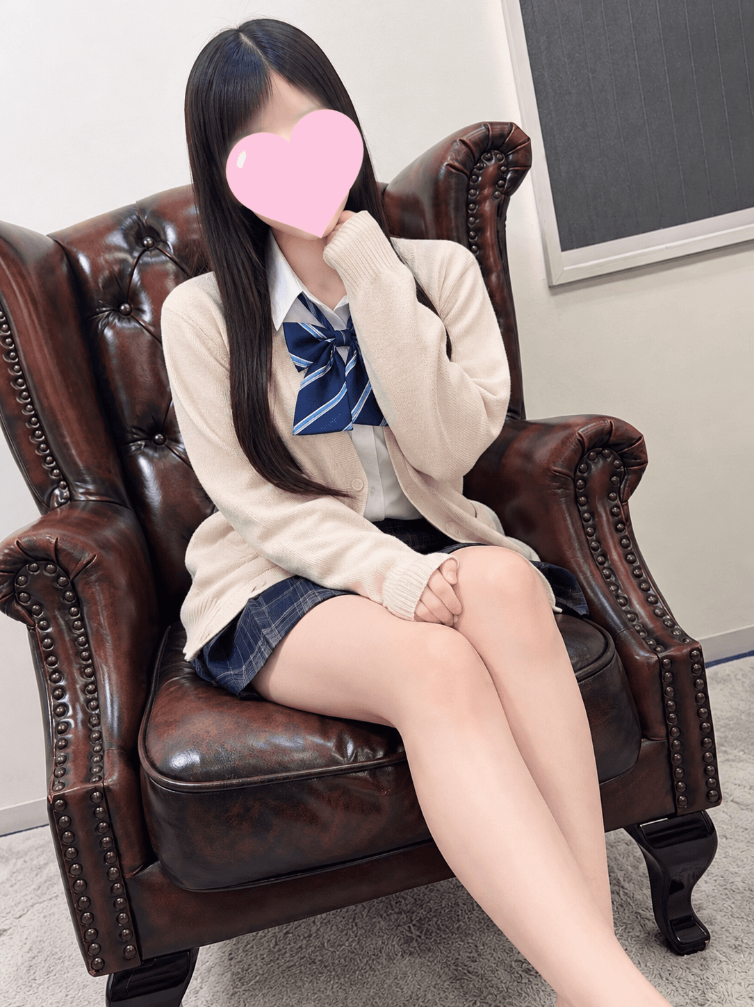 なみ✨JK上がりたて18歳・完全未経験✨🔰10/14体験入店初日🔰こんな逸材、どこに隠れていたの!? 145cmの小さな癒し系ヒロイン♡愛嬌抜群の笑顔に心を奪われる期待の原石!