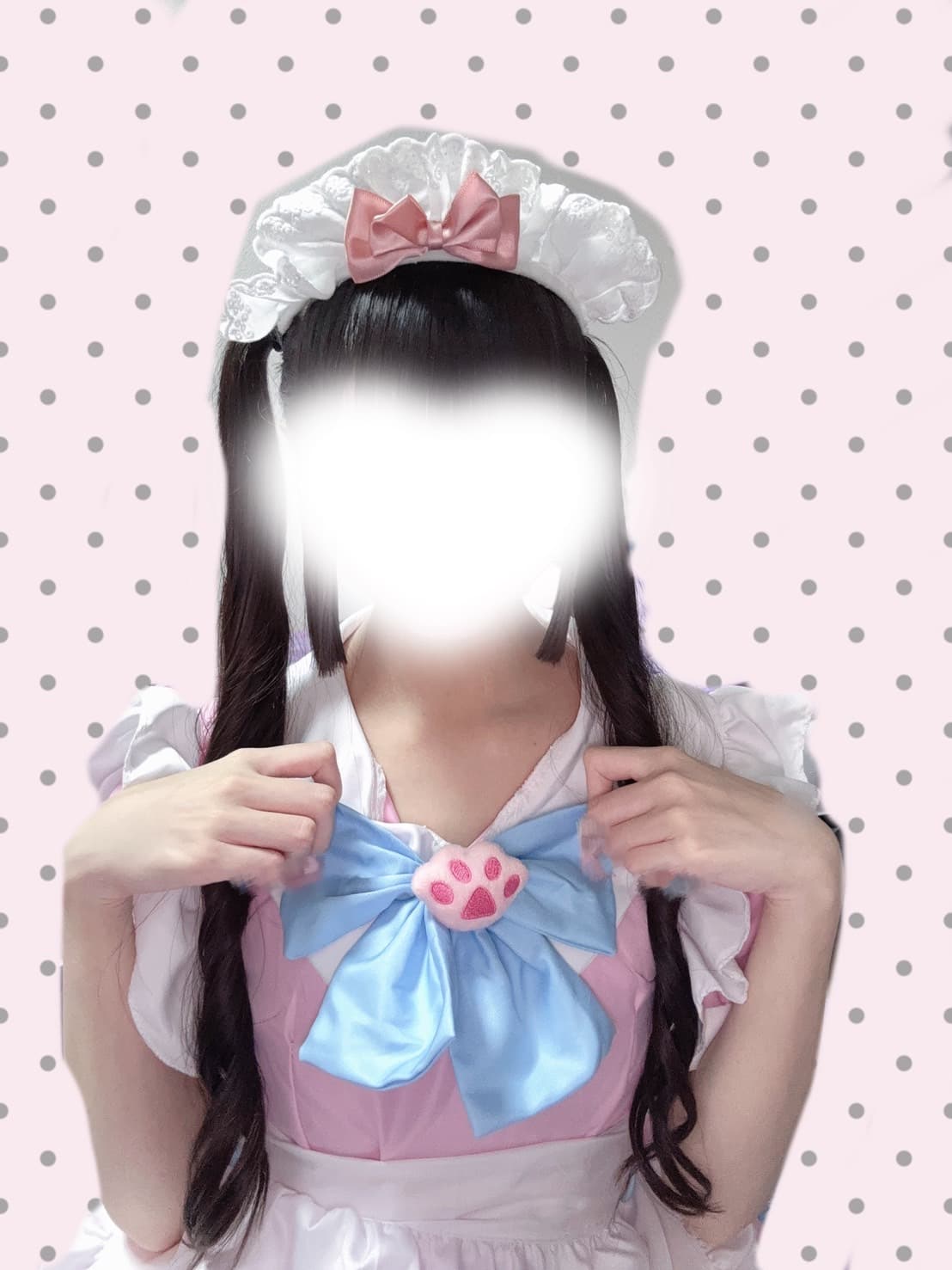 めろ🔰7/14体験入店初日が可愛らしいメイド服で微笑んでいる画像。